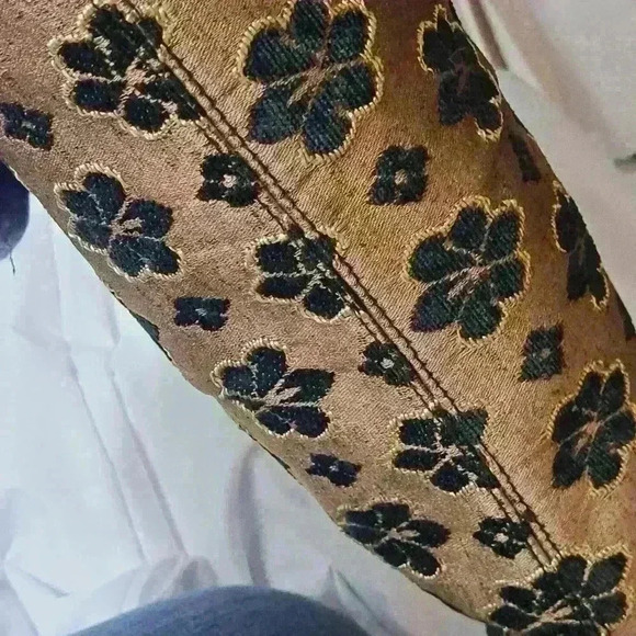 Apt. 9 vintage style Black and Gold Floral Clutch - Picture 7 of 7